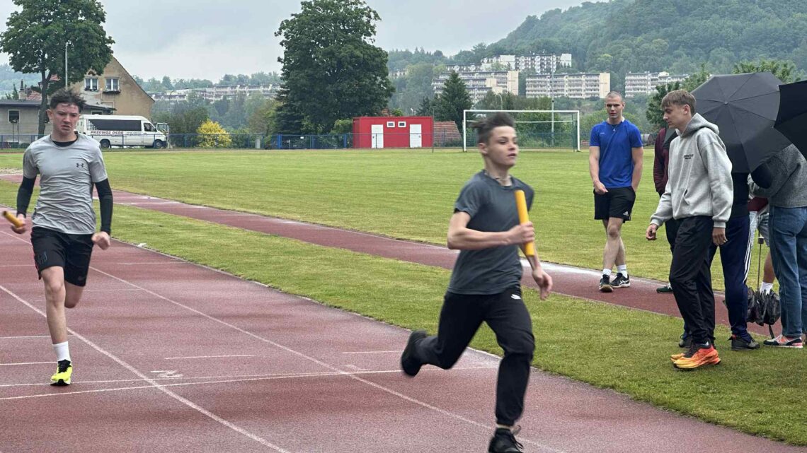 Finał powiatowy w indywidualnych mistrzostwach lekkoatletycznych w Igrzyskach Młodzieży Szkolnej