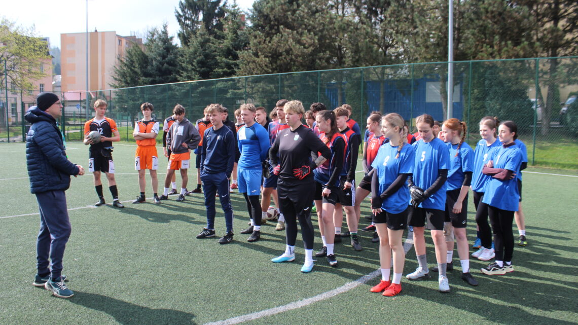 Finał powiatowy w piłce nożnej dziewcząt oraz chłopców szkół ponadpodstawowych