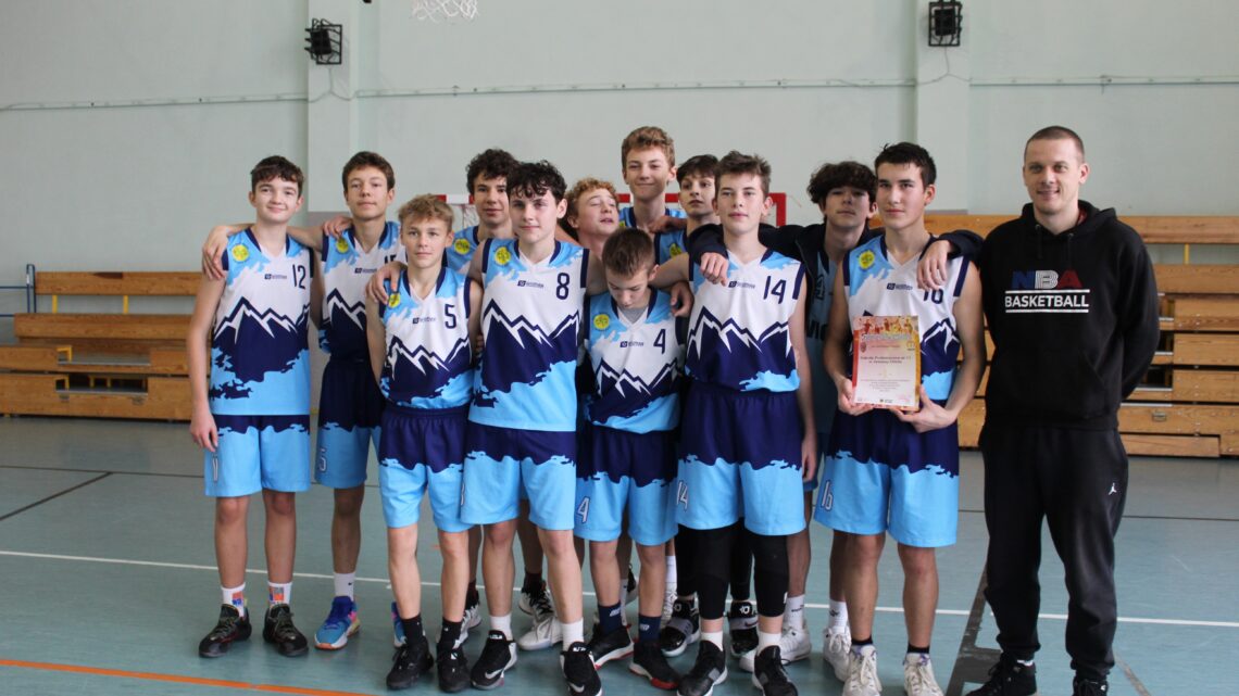 Półfinał Strefy Jeleniogórskiej w piłce koszykowej chłopców w Igrzyskach Młodzieży Szkolnej
