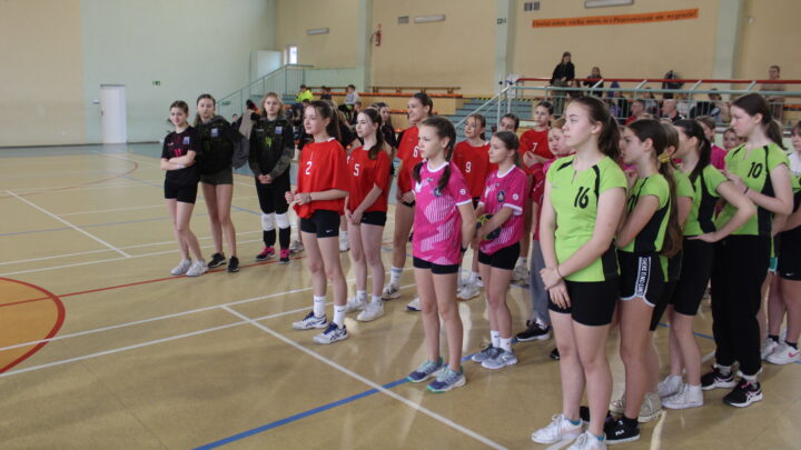 Finał powiatowy w piłce ręcznej dziewcząt w igrzyskach Młodzieży Szkolnej