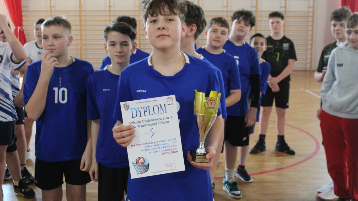 Finał Powiatowy w piłce siatkowej chłopców w Igrzyskach dzieci dziewcząt w kategorii ,,4”