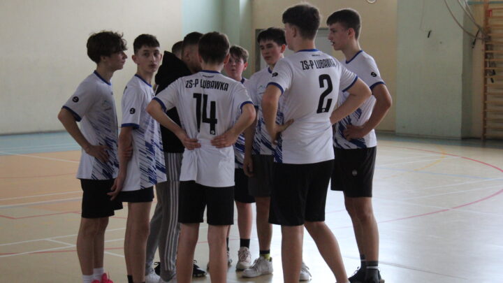 Finał powiatowy w piłce ręcznej dziewcząt oraz chłopców w Igrzyskach Młodziezy Szkolnej