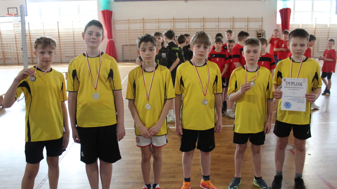 Finał Powiatowy w siatkarskich ”3” w kategorii chłopców w Igrzyskach Dzieci