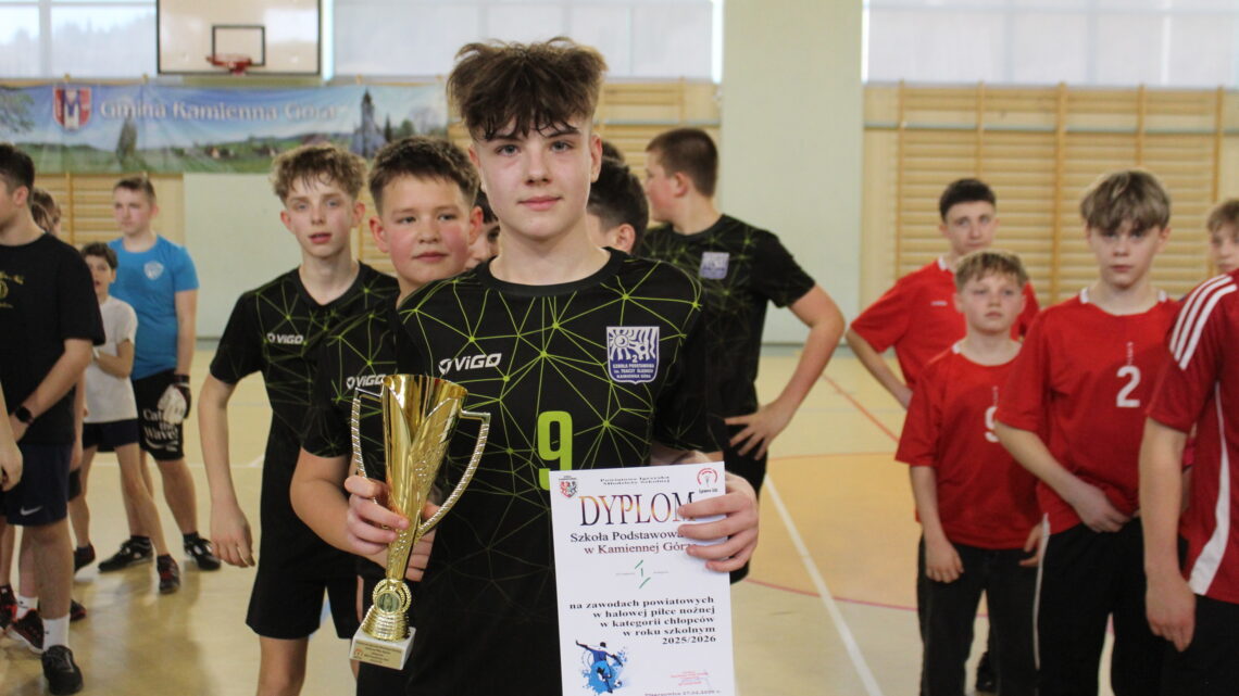 Finał Powiatowy w halowej piłce nożnej chłopców w Igrzyskach Młodzieży Szkolnej