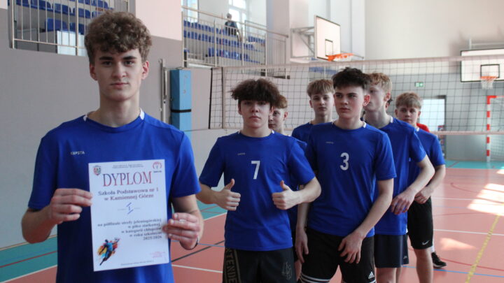 Półfinał strefy Jeleniogórskiej w piłce siatkowej chłopców w Igrzyskach Młodzieży Szkolnej