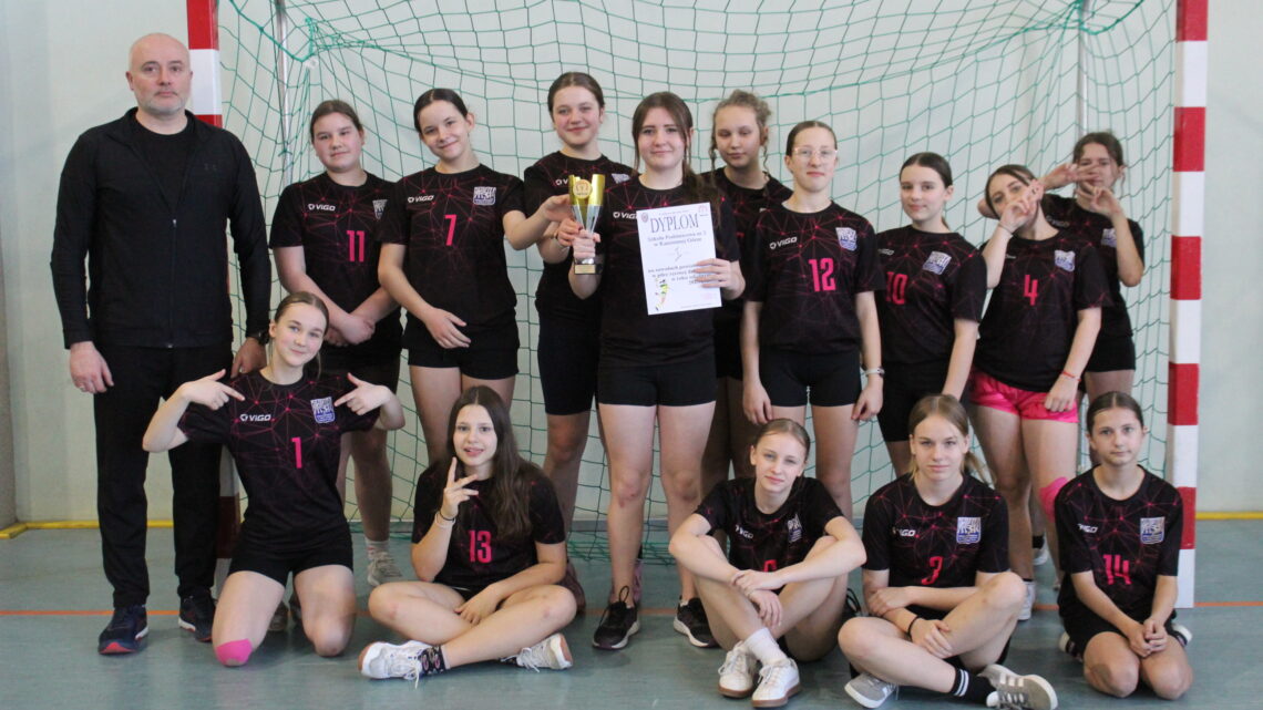 Finał powiatowy w piłce ręcznej dziewcząt oraz chłopców w Igrzyskach Dzieci