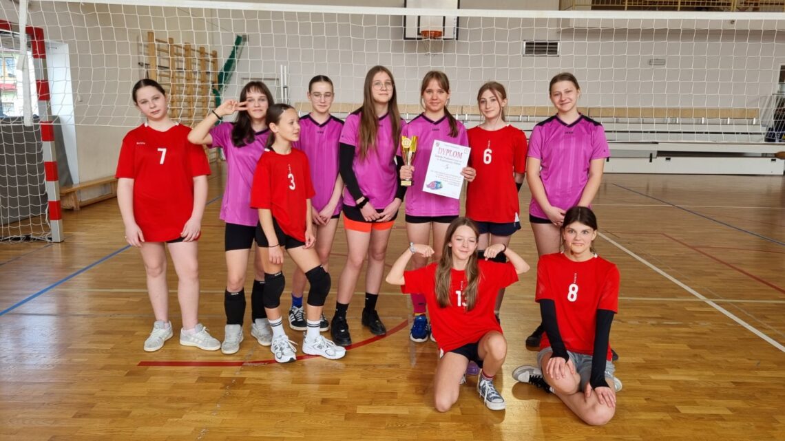 Finał Powiatowy w piłce siatkowej dziewcząt w Igrzyskach Dzieci w kategorii dziewcząt